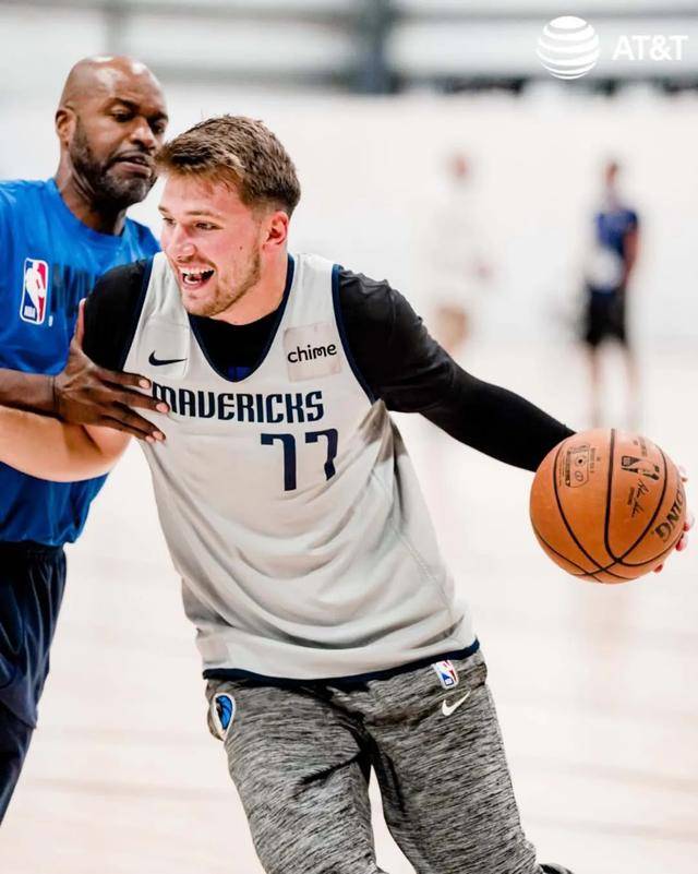 莱万多夫斯基遭遇五持续失利,独行侠教练压力巨大!热度持续攀升的简单介绍 莱万多夫斯基遭遇五持续失利,独行侠教练压力巨大!热度持续攀升的简单介绍