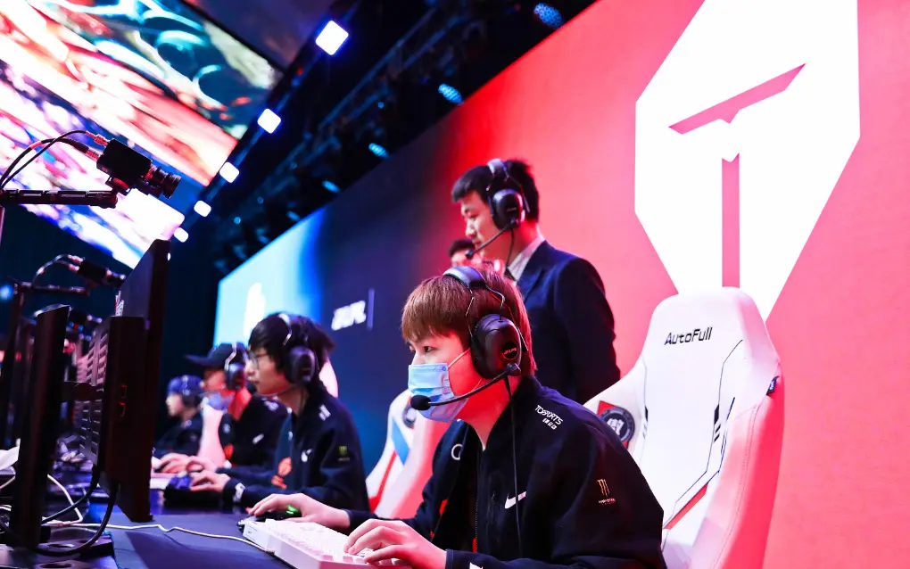 关于JackeyLove在G2比赛中败北,大比分获胜引发热议!赛场气氛高涨的信息 关于JackeyLove在G2比赛中败北,大比分获胜引发热议!赛场气氛高涨的信息