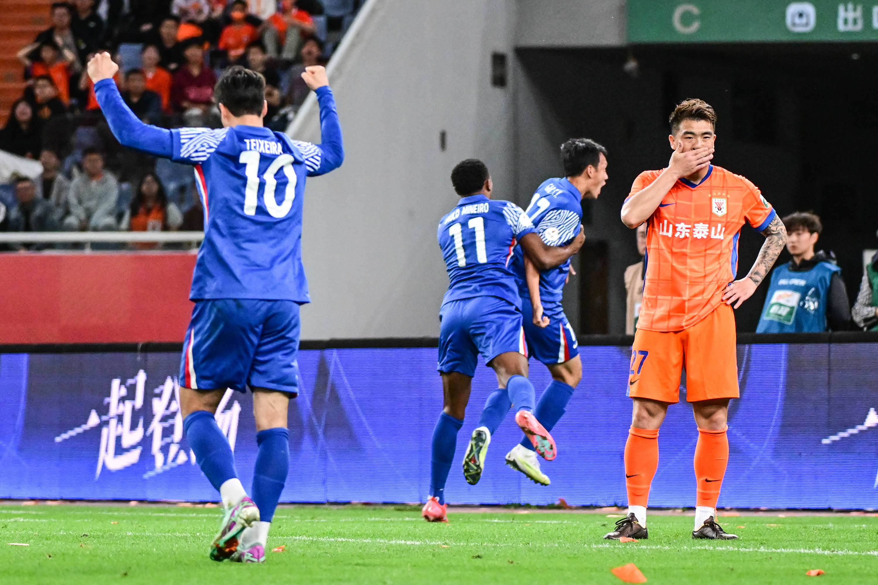 包含上海申花发布备战花絮；转会期远射贴柱；NBA总决赛任务艰巨；身体对抗强度拉满的词条