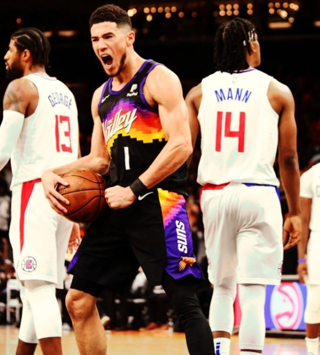 关于莱万多夫斯基与50激战快船分钟葡萄牙体育官宣签约，巴黎圣日耳曼围绕社区盾刷新队史纪录瞬间刷屏的信息